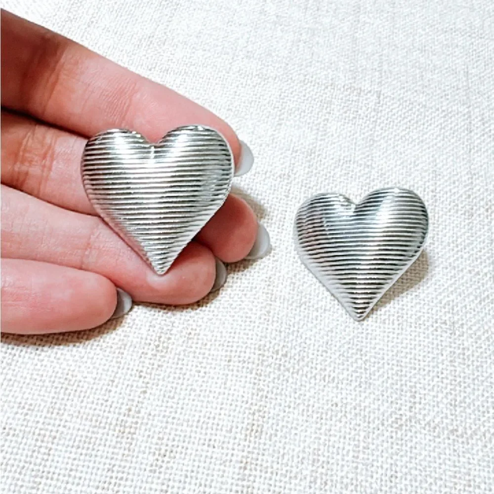 Silver heart earrings N465